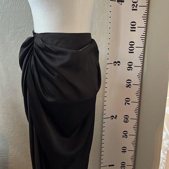 SHEIN Curve Black side slit skirt with back zipper gathered slinky material 0X - Picture 6 of 13